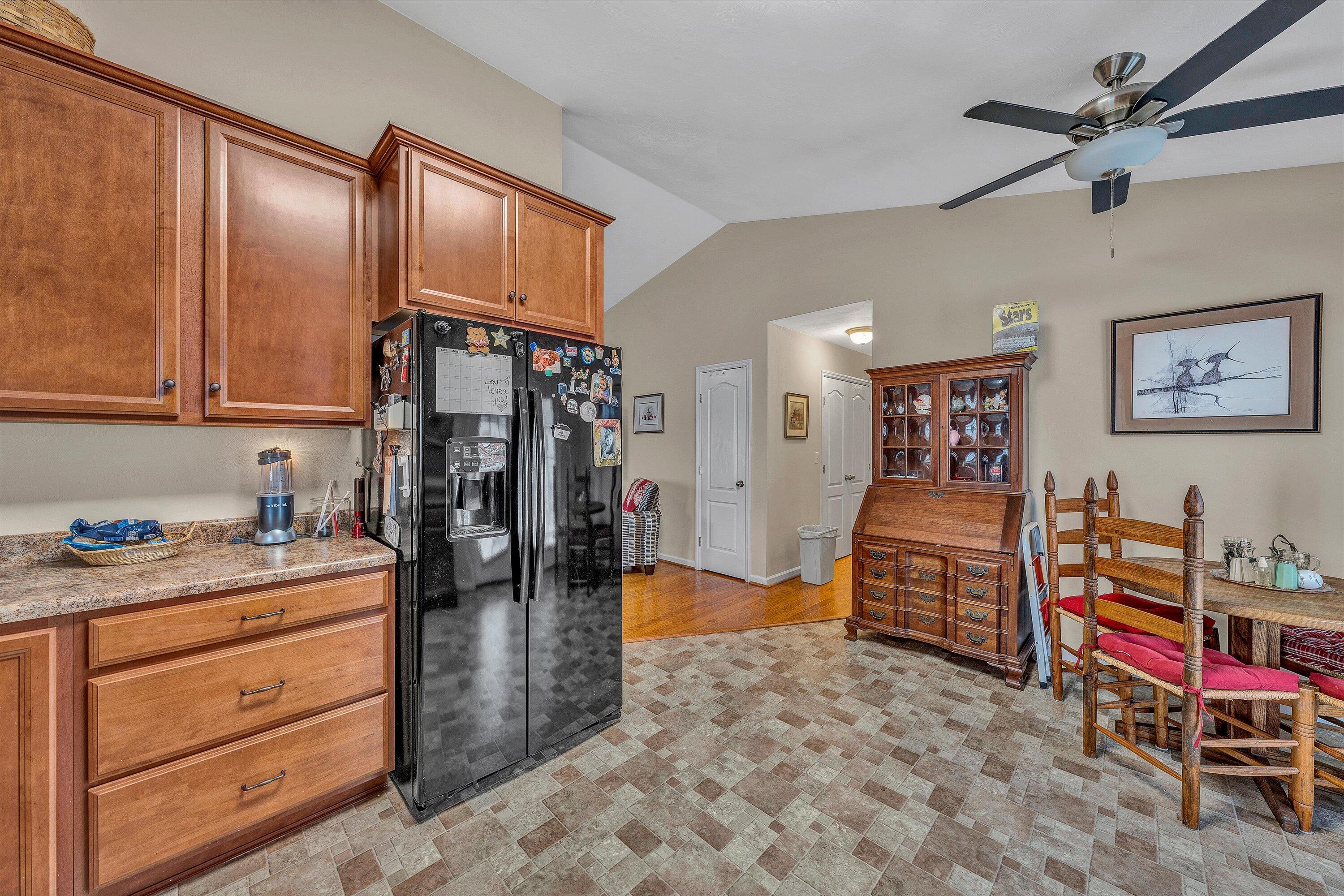 332 E Augusta Ave, Vinton, Virginia image 12