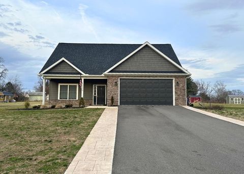 Homes For Sale - 5570 New Pleasant Way<br/> Salem, VA 24153