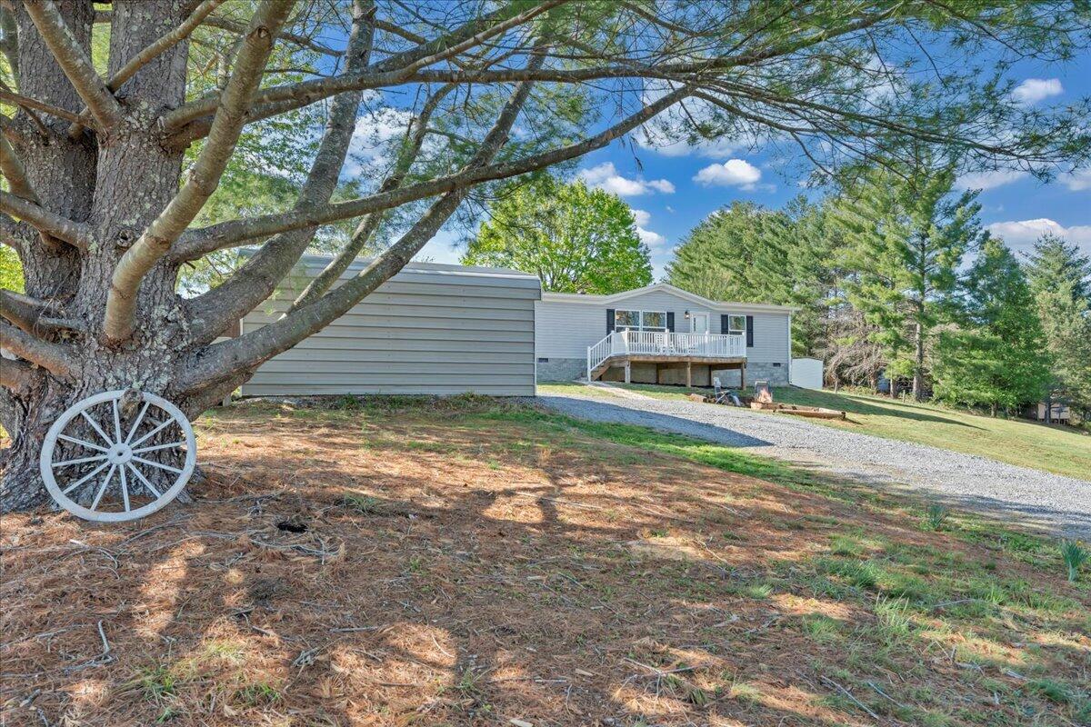 301 Village Dr, Vinton, Virginia image 32