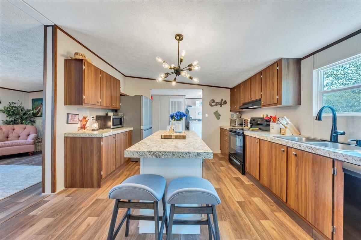 301 Village Dr, Vinton, Virginia image 13