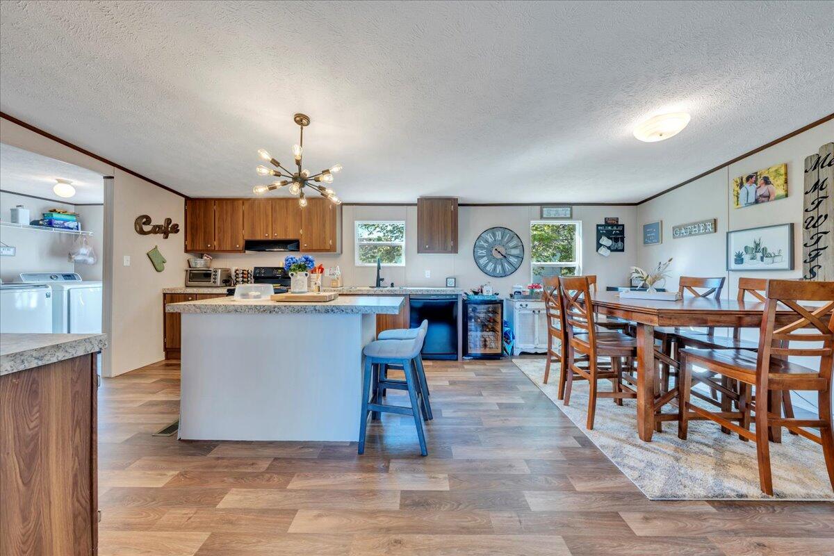 301 Village Dr, Vinton, Virginia image 11