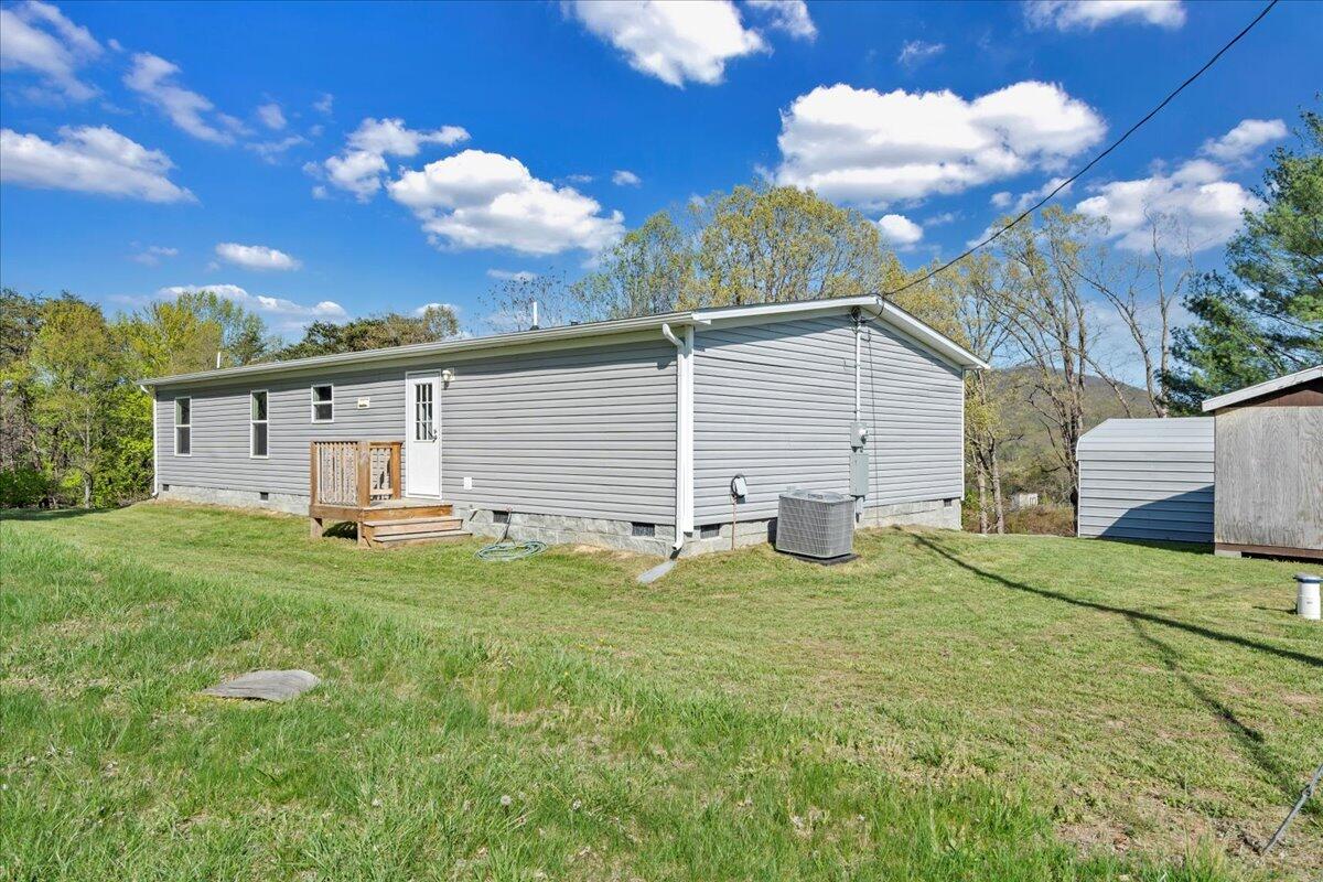 301 Village Dr, Vinton, Virginia image 24