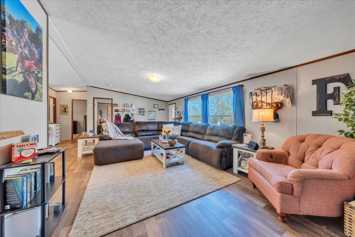 301 Village Dr, Vinton, Virginia image 9