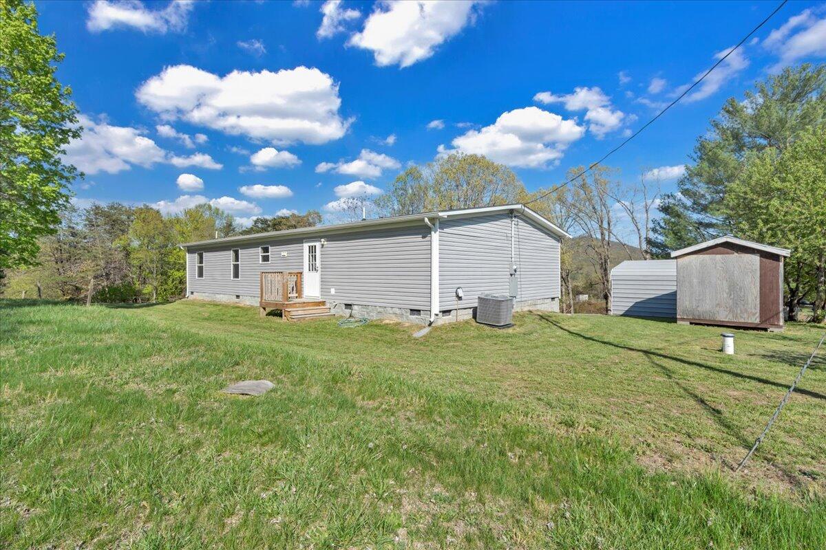 301 Village Dr, Vinton, Virginia image 25