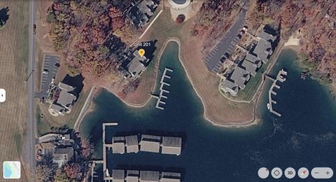 Condo For Sale - 100 Dockside Cir #201<br/> Moneta, VA 24121