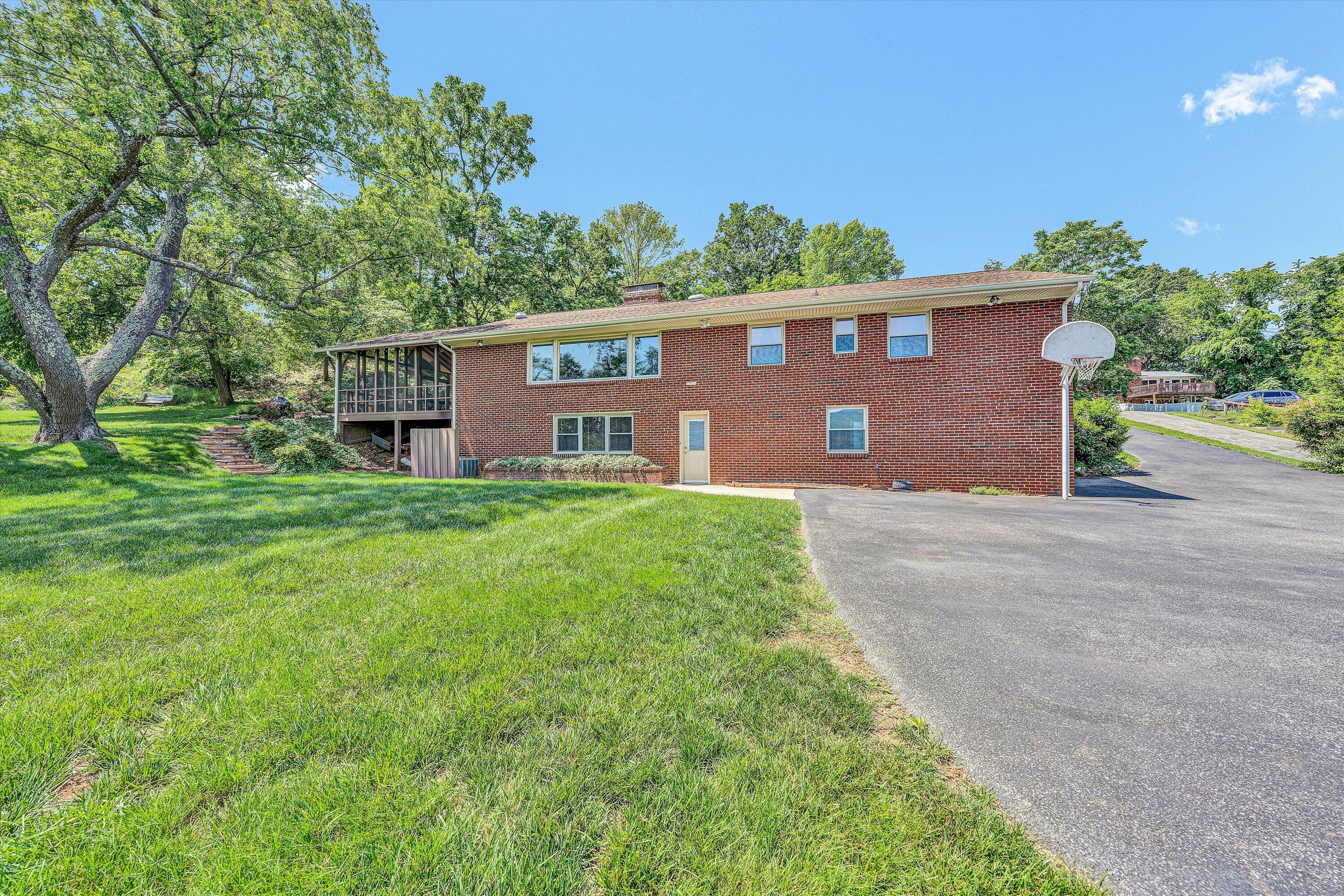 3801 Highwood Rd, Roanoke, Virginia image 40