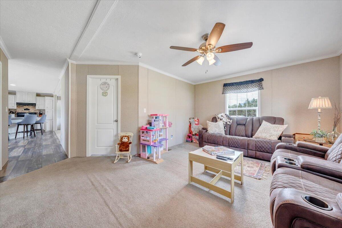 Bedford, Virginia 24523, United States, 3 Bedrooms Bedrooms, ,2 BathroomsBathrooms,Residential,Active,245957