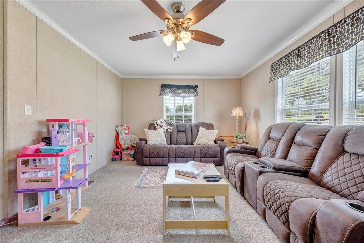 Bedford, Virginia 24523, United States, 3 Bedrooms Bedrooms, ,2 BathroomsBathrooms,Residential,Active,245957