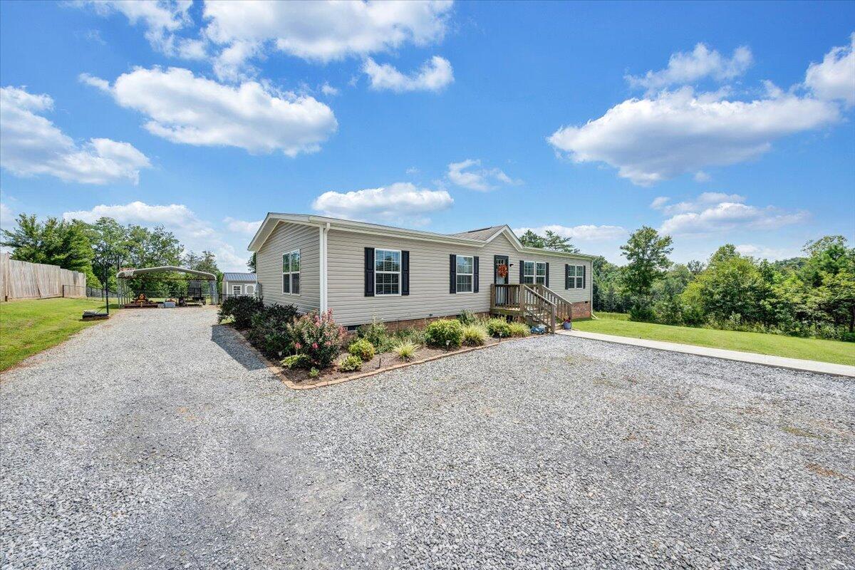 Bedford, Virginia 24523, United States, 3 Bedrooms Bedrooms, ,2 BathroomsBathrooms,Residential,Active,245957