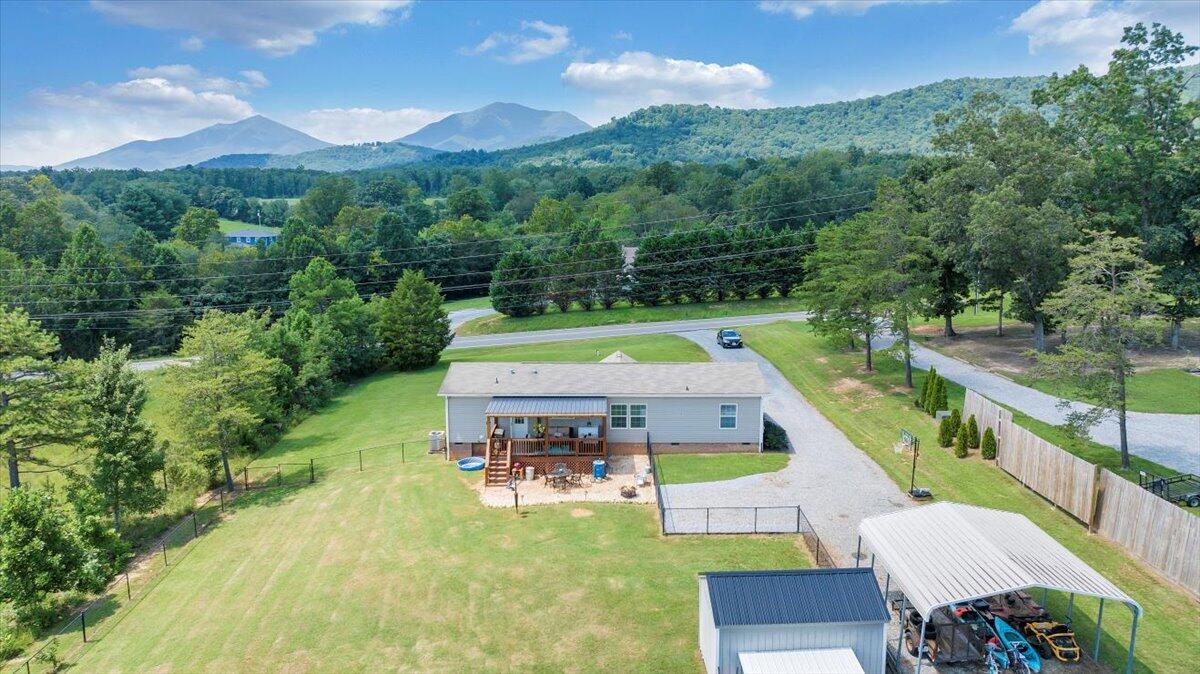 Bedford, Virginia 24523, United States, 3 Bedrooms Bedrooms, ,2 BathroomsBathrooms,Residential,Active,245957