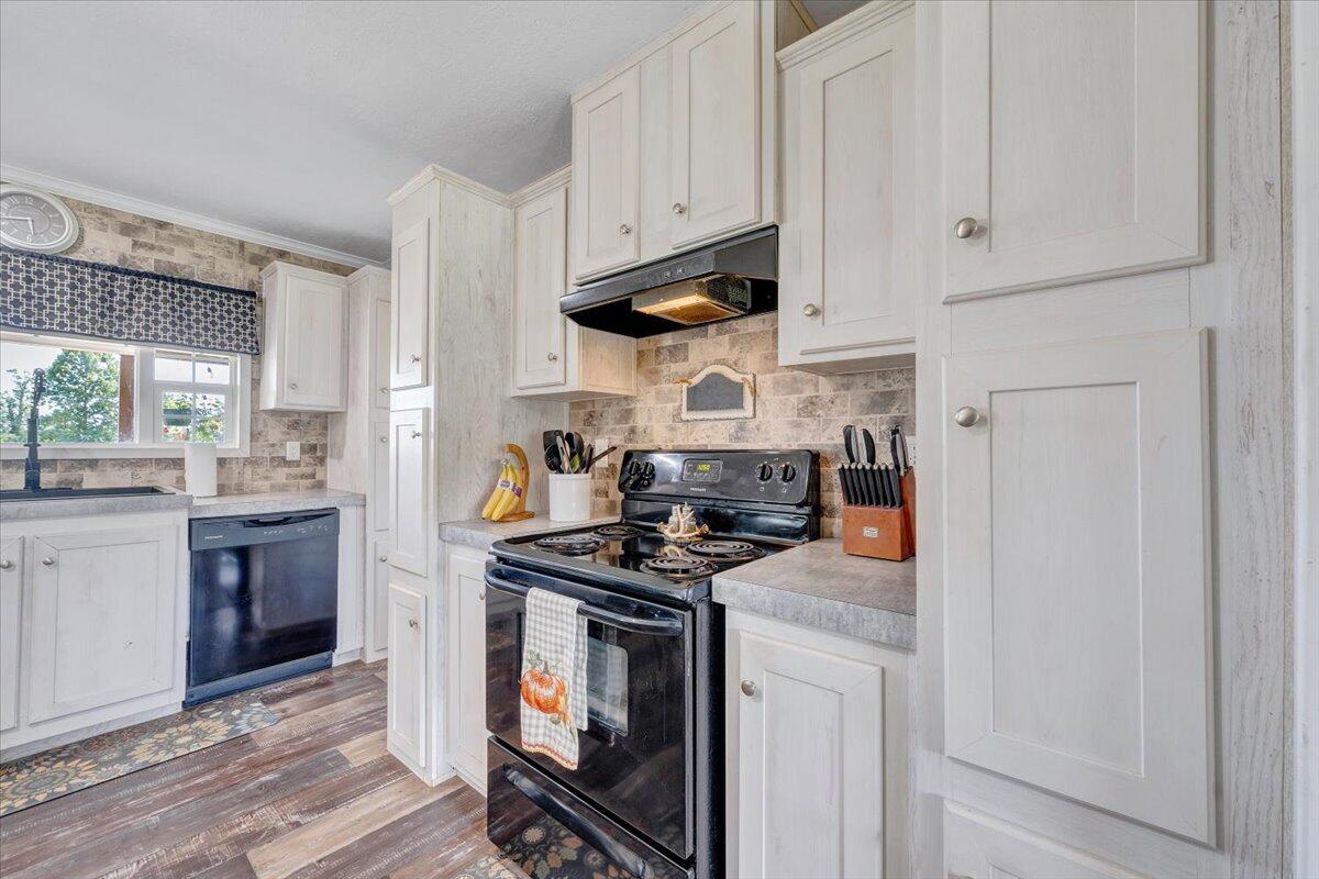 Bedford, Virginia 24523, United States, 3 Bedrooms Bedrooms, ,2 BathroomsBathrooms,Residential,Active,245957