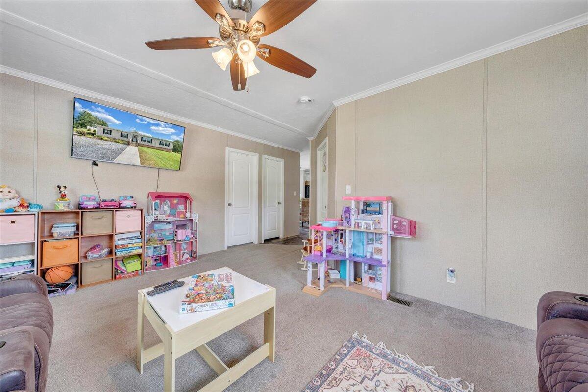 Bedford, Virginia 24523, United States, 3 Bedrooms Bedrooms, ,2 BathroomsBathrooms,Residential,Active,245957