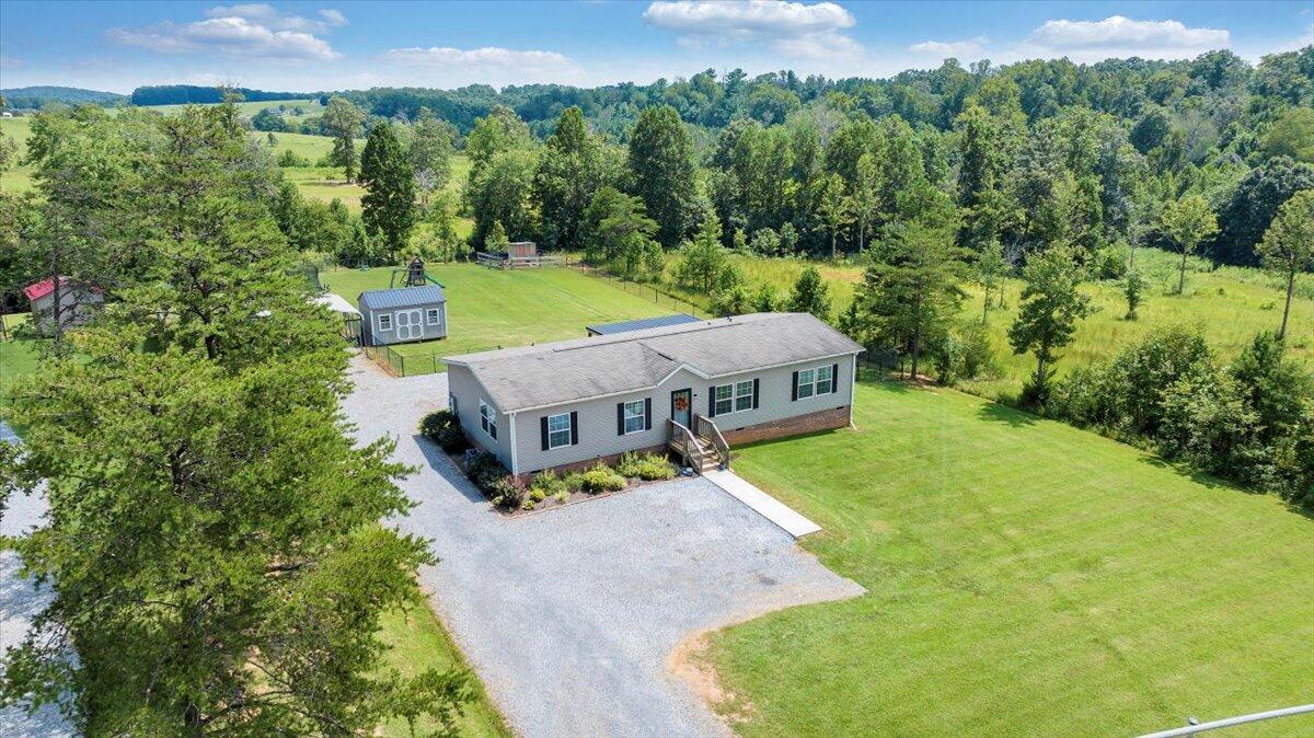 Bedford, Virginia 24523, United States, 3 Bedrooms Bedrooms, ,2 BathroomsBathrooms,Residential,Active,245957