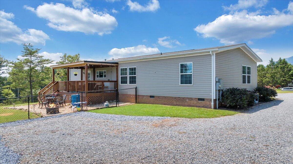 Bedford, Virginia 24523, United States, 3 Bedrooms Bedrooms, ,2 BathroomsBathrooms,Residential,Active,245957