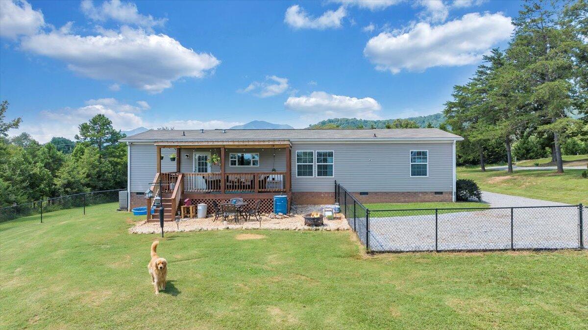 Bedford, Virginia 24523, United States, 3 Bedrooms Bedrooms, ,2 BathroomsBathrooms,Residential,Active,245957