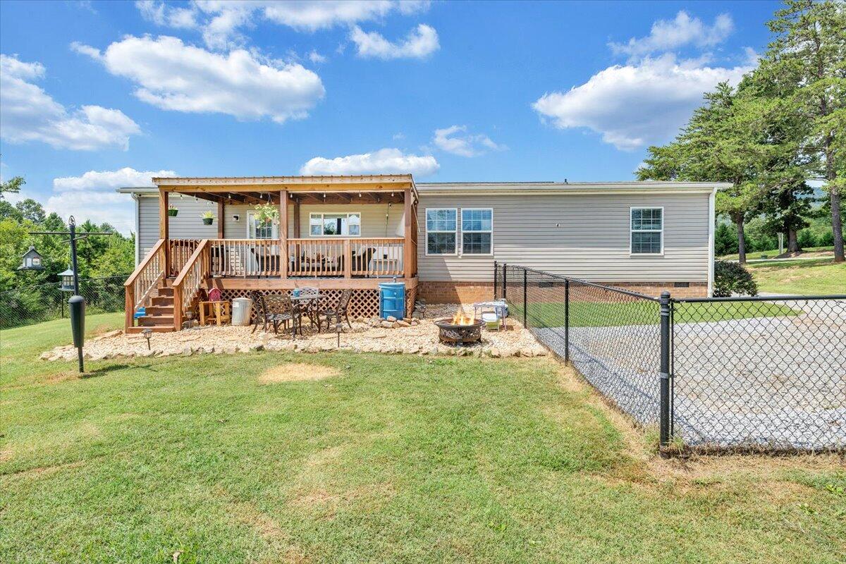 Bedford, Virginia 24523, United States, 3 Bedrooms Bedrooms, ,2 BathroomsBathrooms,Residential,Active,245957