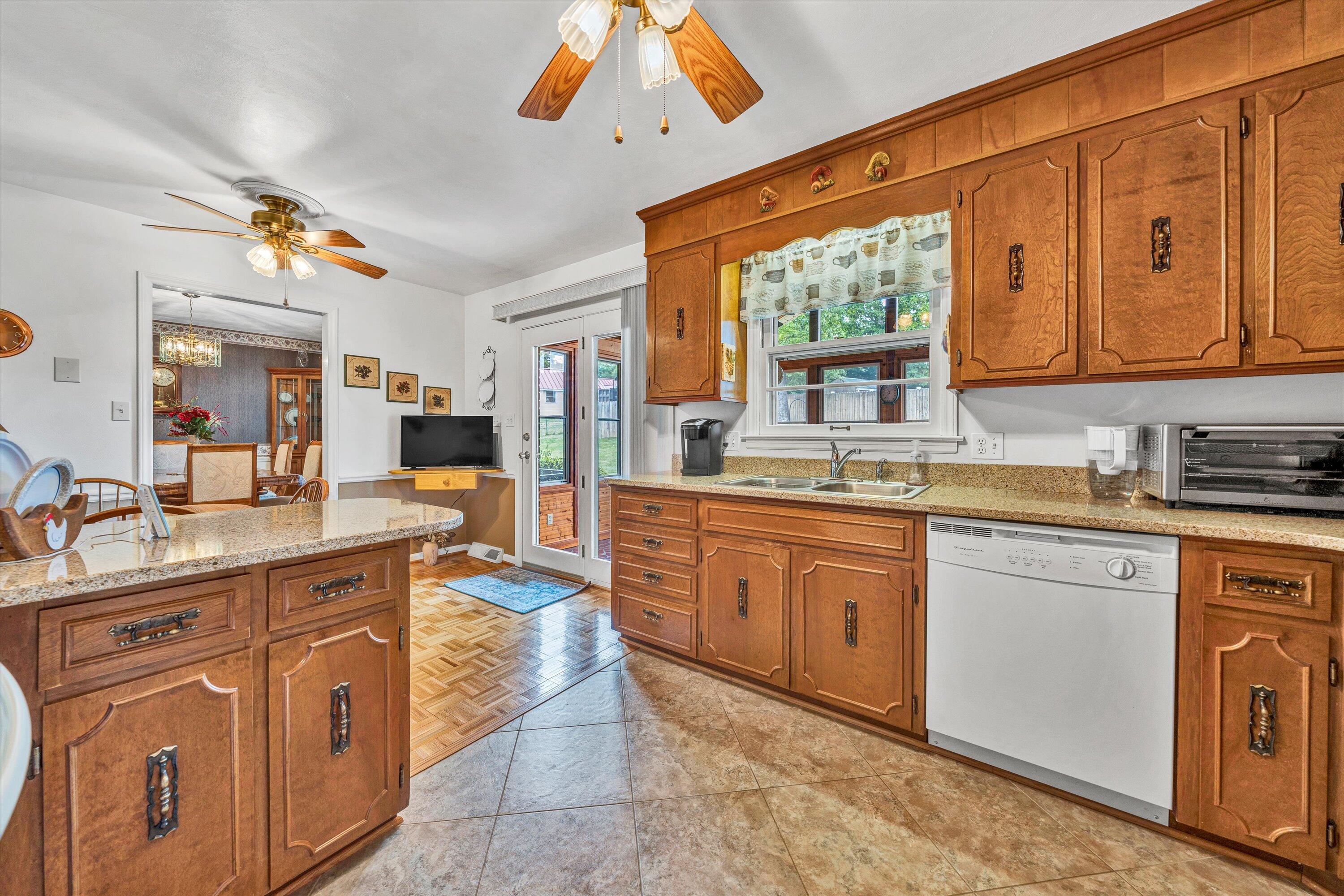459 Nellie Cir, Salem, Virginia image 16