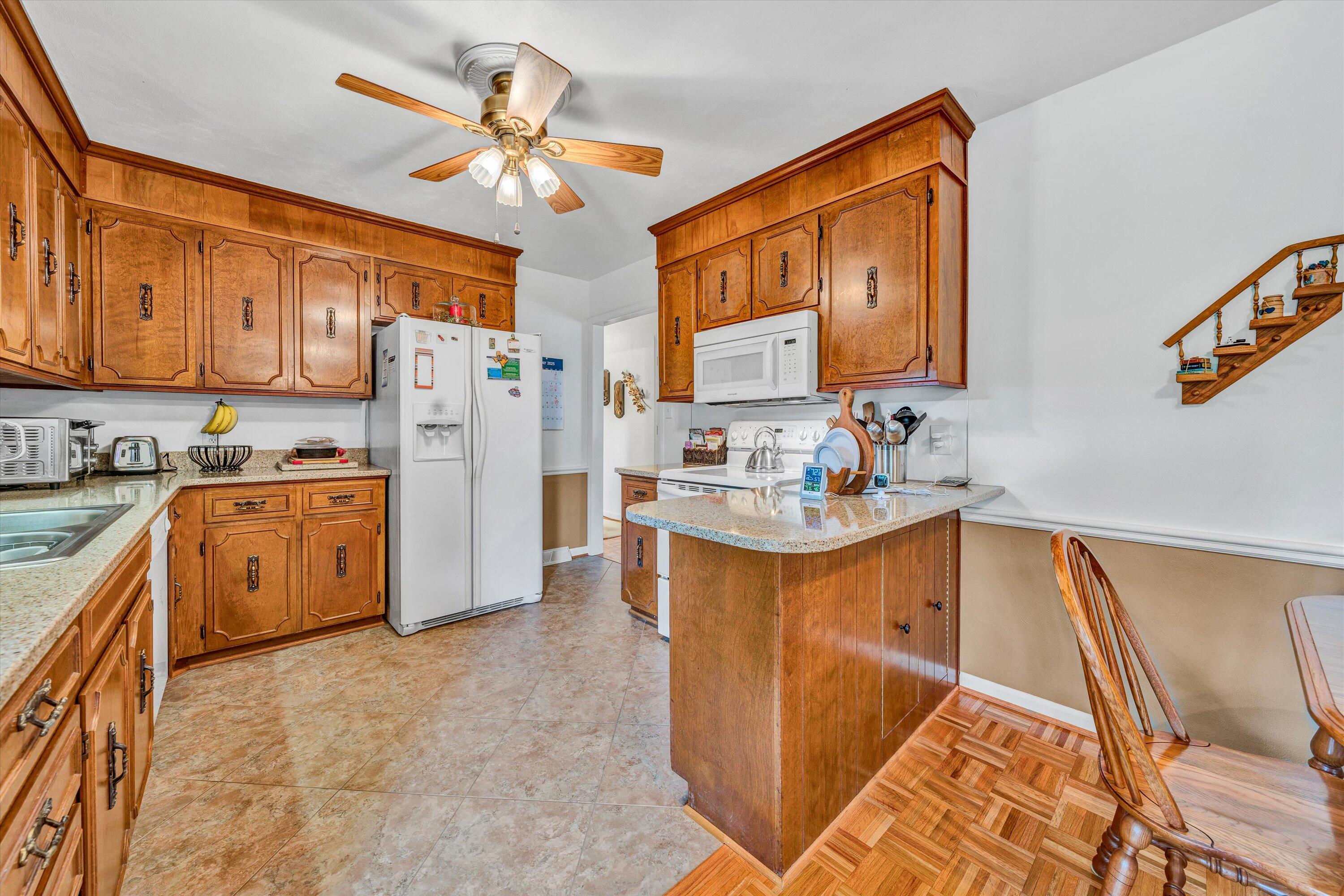 459 Nellie Cir, Salem, Virginia image 9