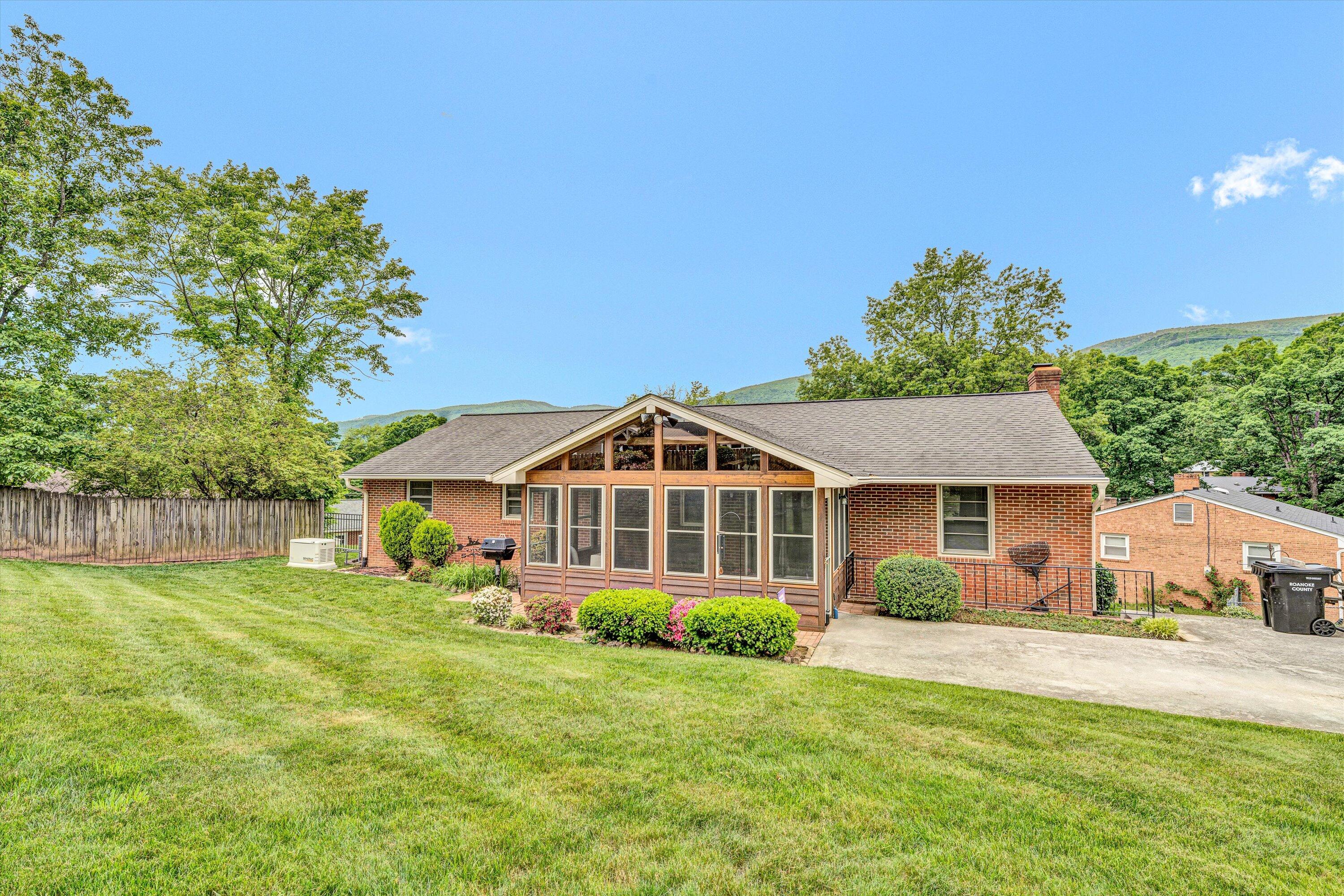 459 Nellie Cir, Salem, Virginia image 6
