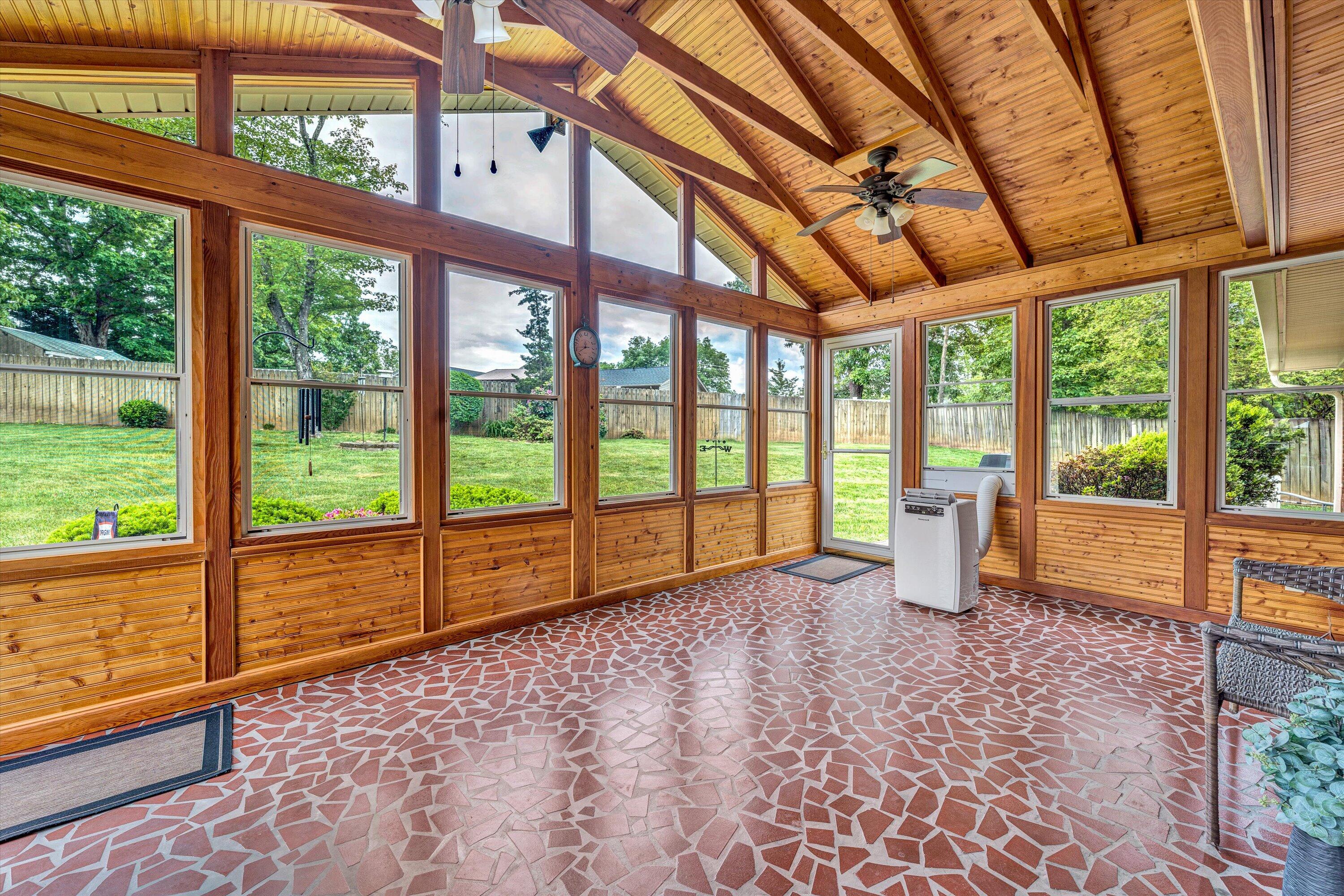459 Nellie Cir, Salem, Virginia image 3