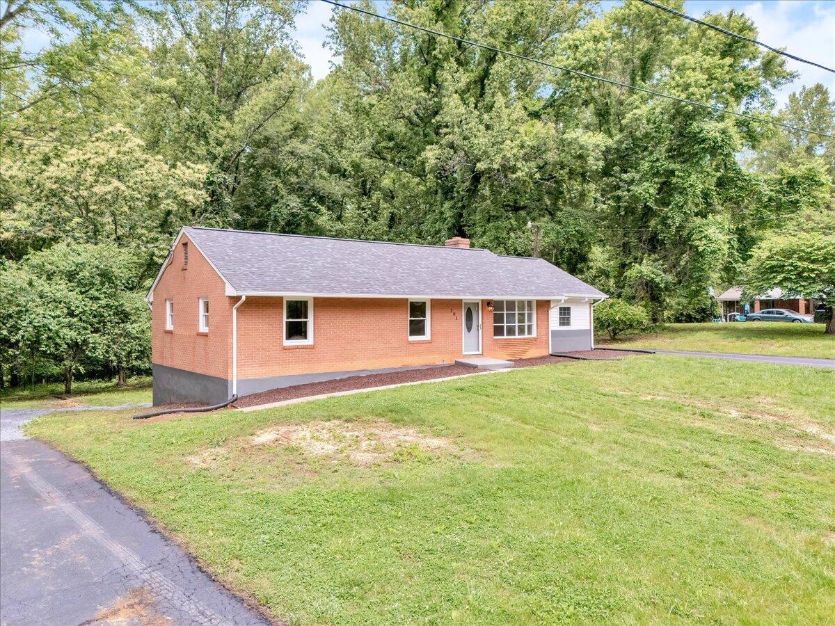 201 Forest Ridge Dr, Vinton, Virginia image 4