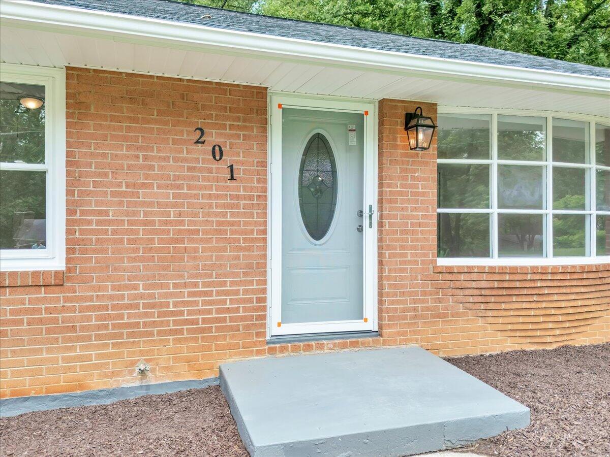 201 Forest Ridge Dr, Vinton, Virginia image 5