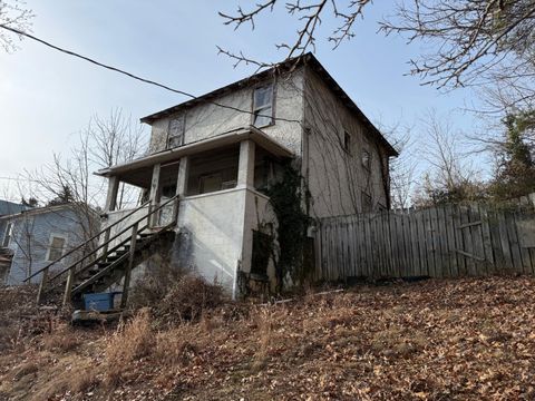 Homes For Sale - 829 Brussels Ave<br/> Alleghany County, Clifton Forge, VA 24422