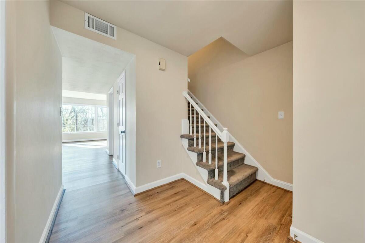 1401 Wyndham Dr, Vinton, Virginia image 2