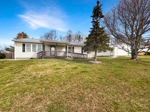 Homes For Sale - 8467 Bear Ridge Rd<br/> Floyd County, Copper Hill, VA 24079