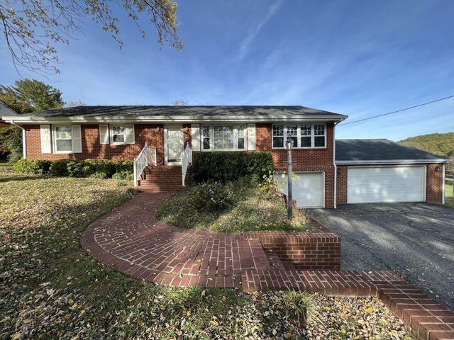 Roanoke, Virginia 24018, United States, 3 Bedrooms Bedrooms, ,2 BathroomsBathrooms,Residential,Active,208505