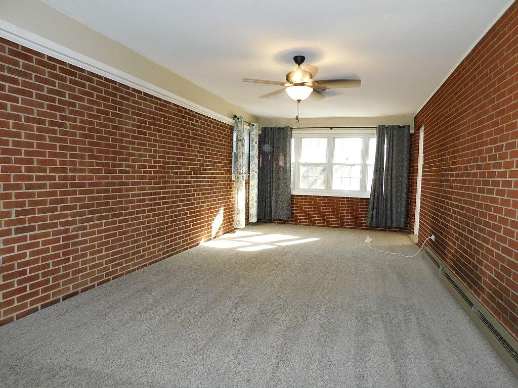 Roanoke, Virginia 24018, United States, 3 Bedrooms Bedrooms, ,2 BathroomsBathrooms,Residential,Active,208505