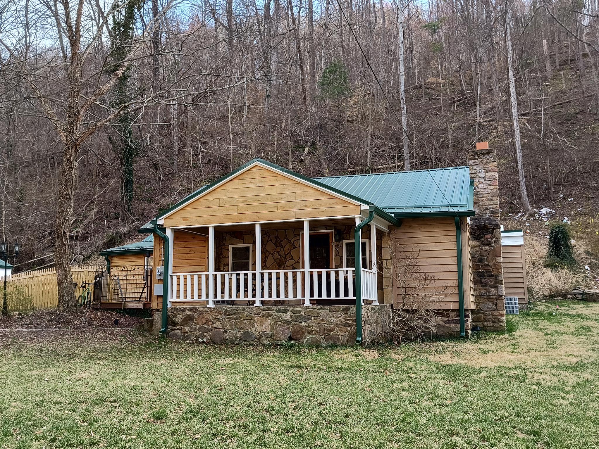 3961 Gladden Rd, Salem, Virginia image 1