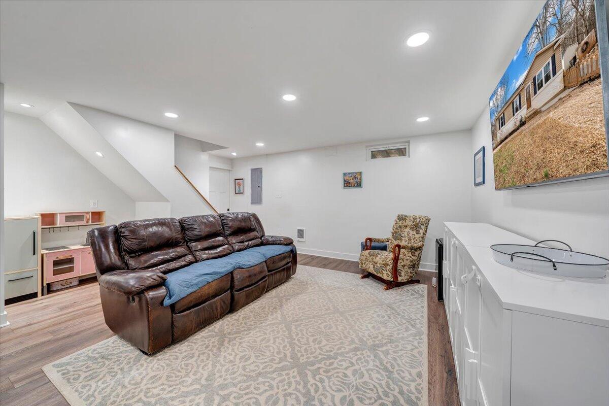 3933 Pitzer Rd, Roanoke, Virginia image 27
