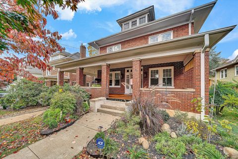 Photo of 1725 Arlington RD SW, Roanoke, VA 24015 (MLS # 922408)