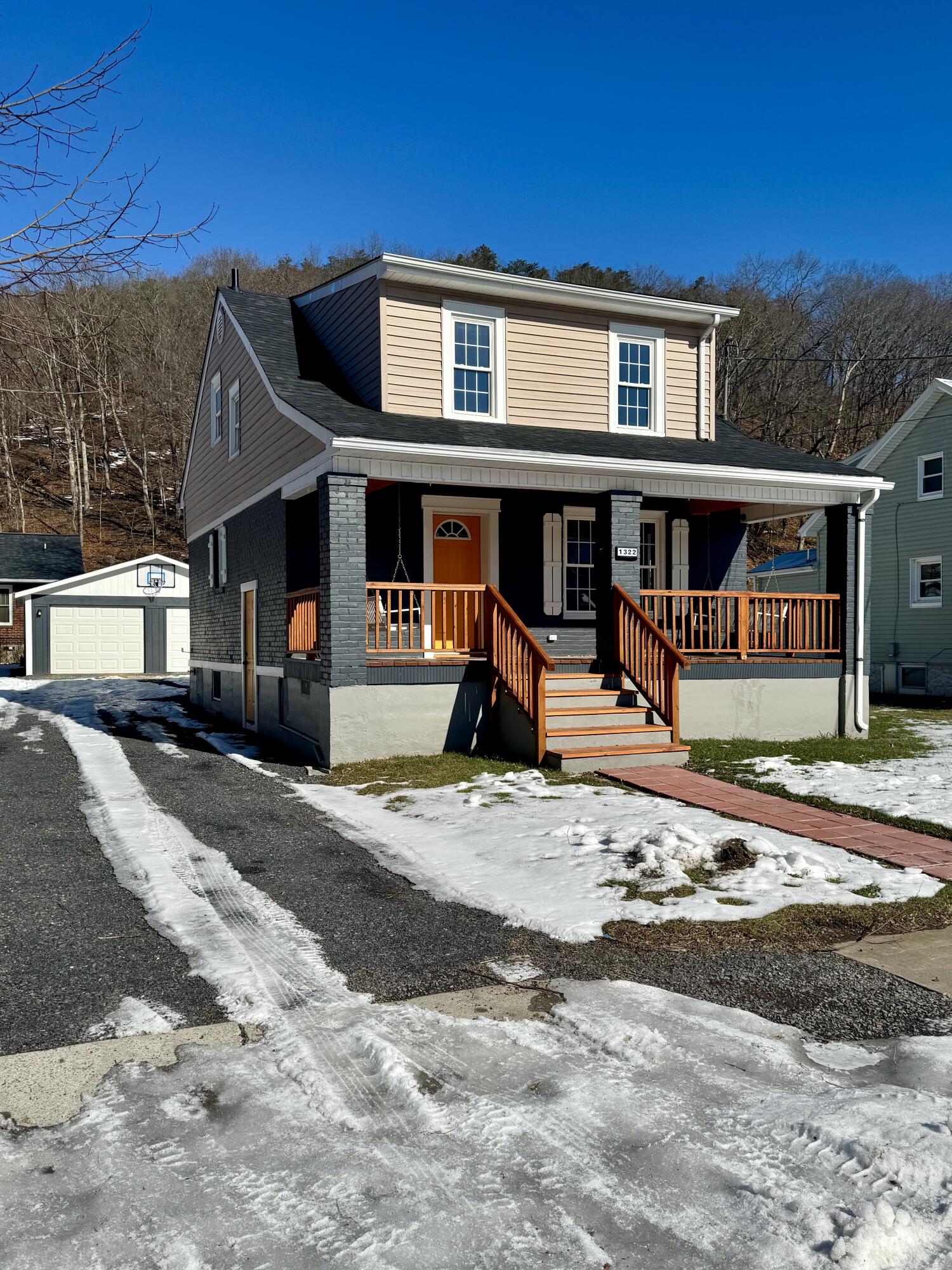 1322 W Jackson St, Covington, Virginia image 32