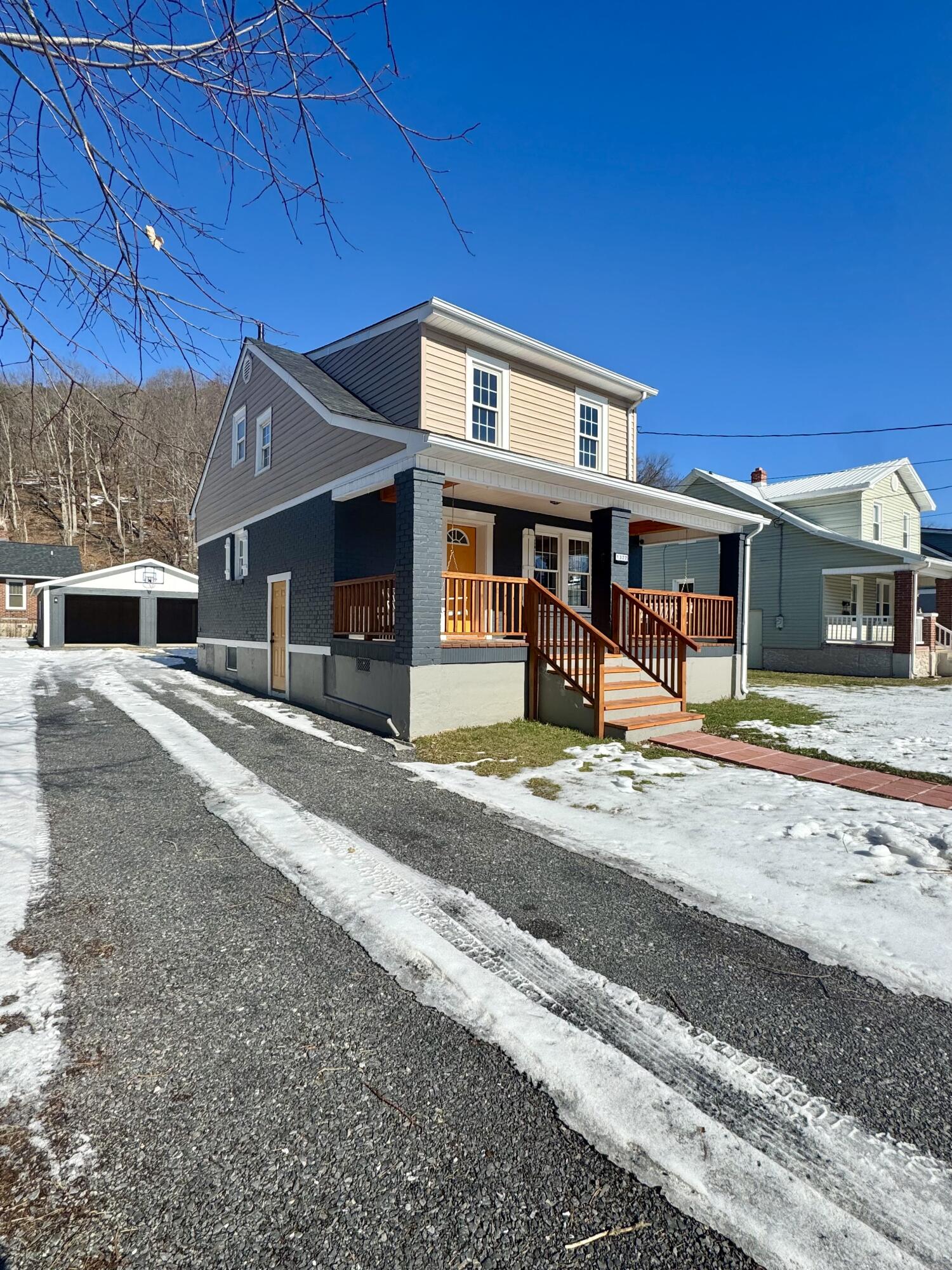 1322 W Jackson St, Covington, Virginia image 33