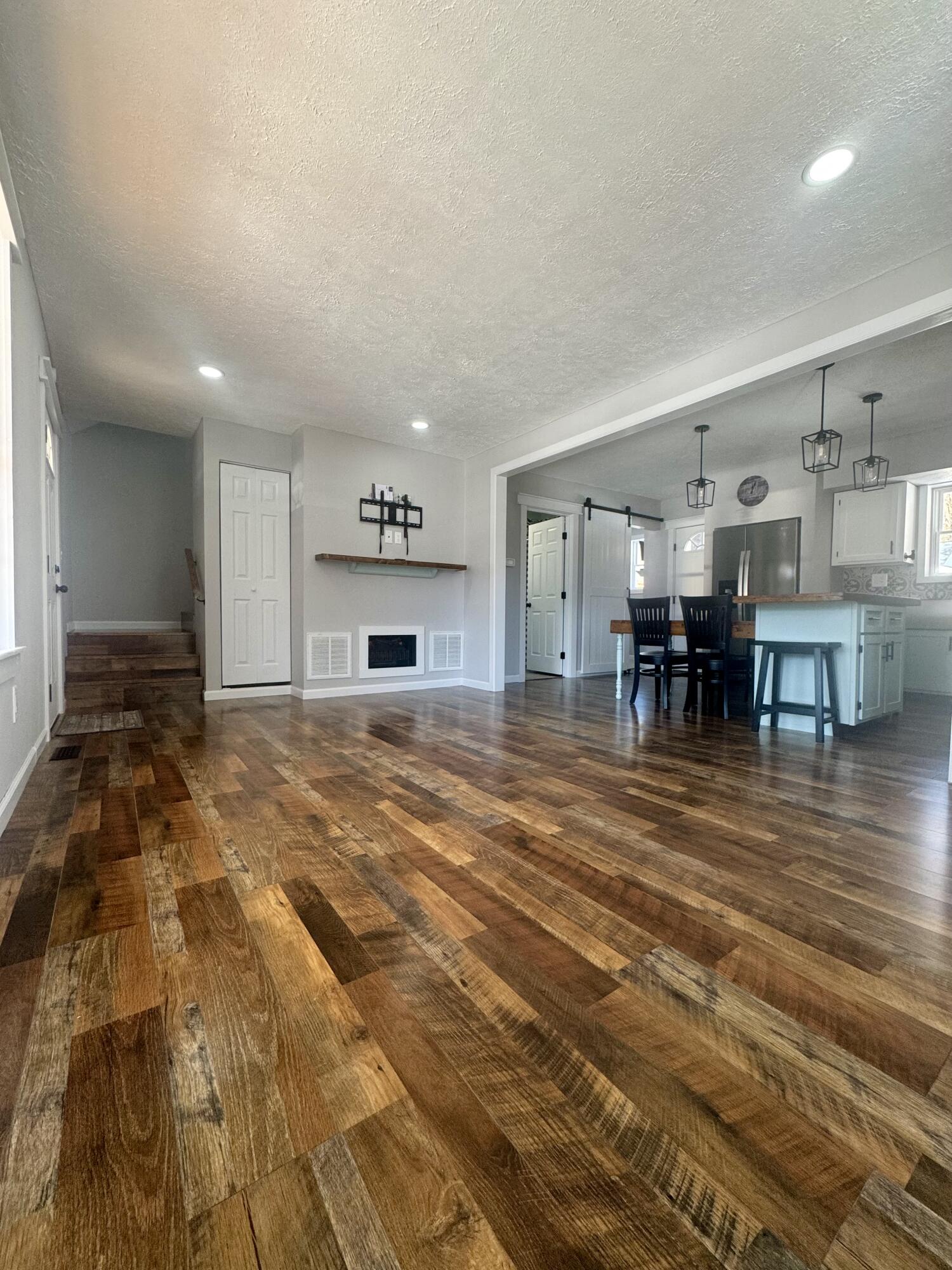 1322 W Jackson St, Covington, Virginia image 4