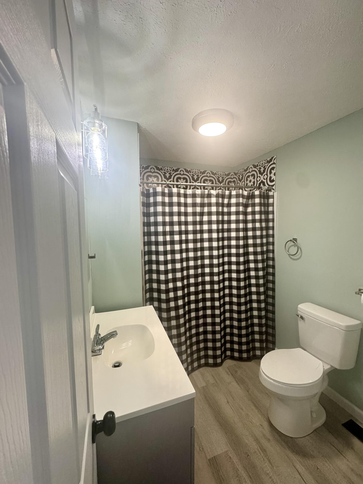 1322 W Jackson St, Covington, Virginia image 27