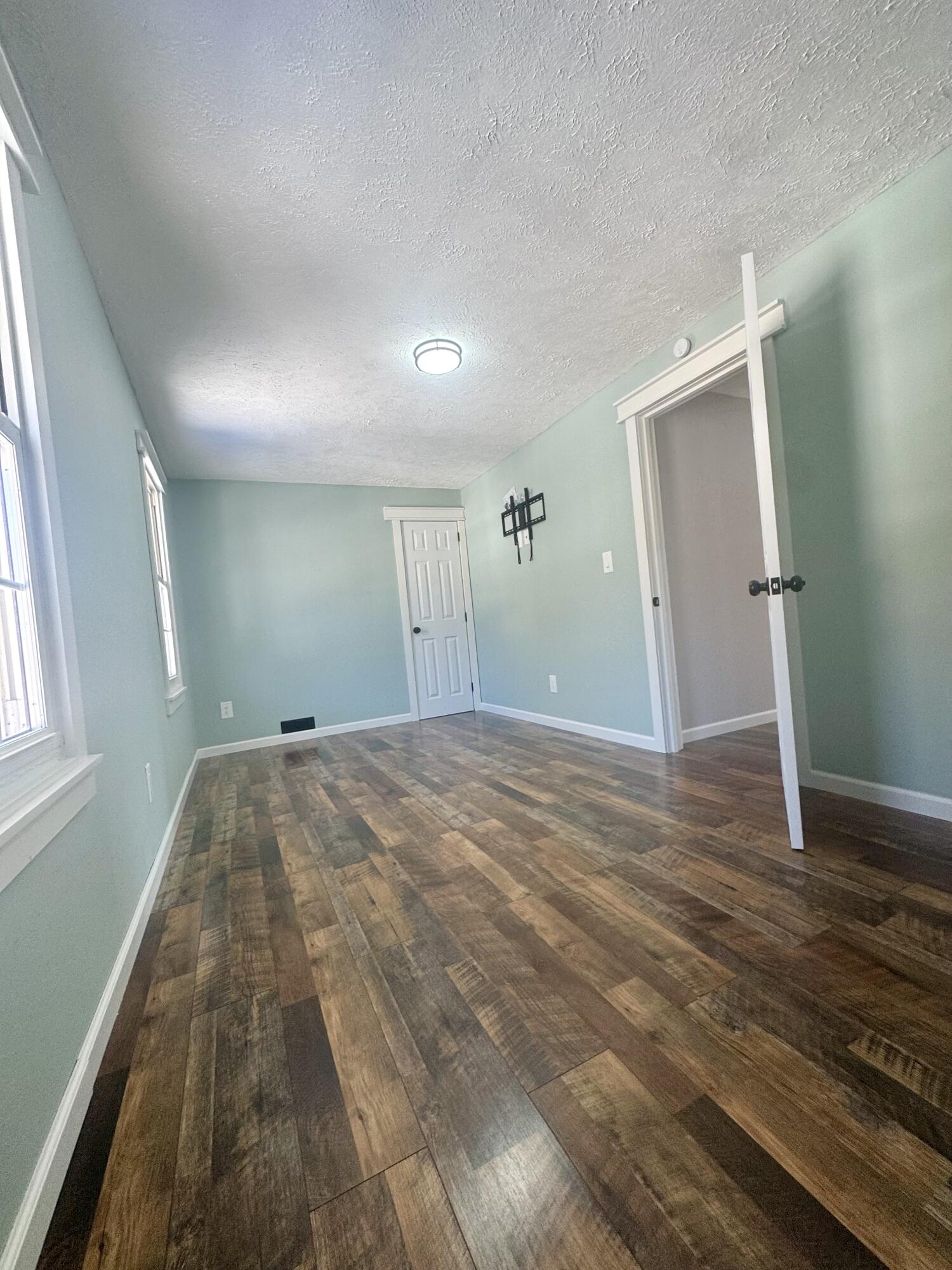 1322 W Jackson St, Covington, Virginia image 25