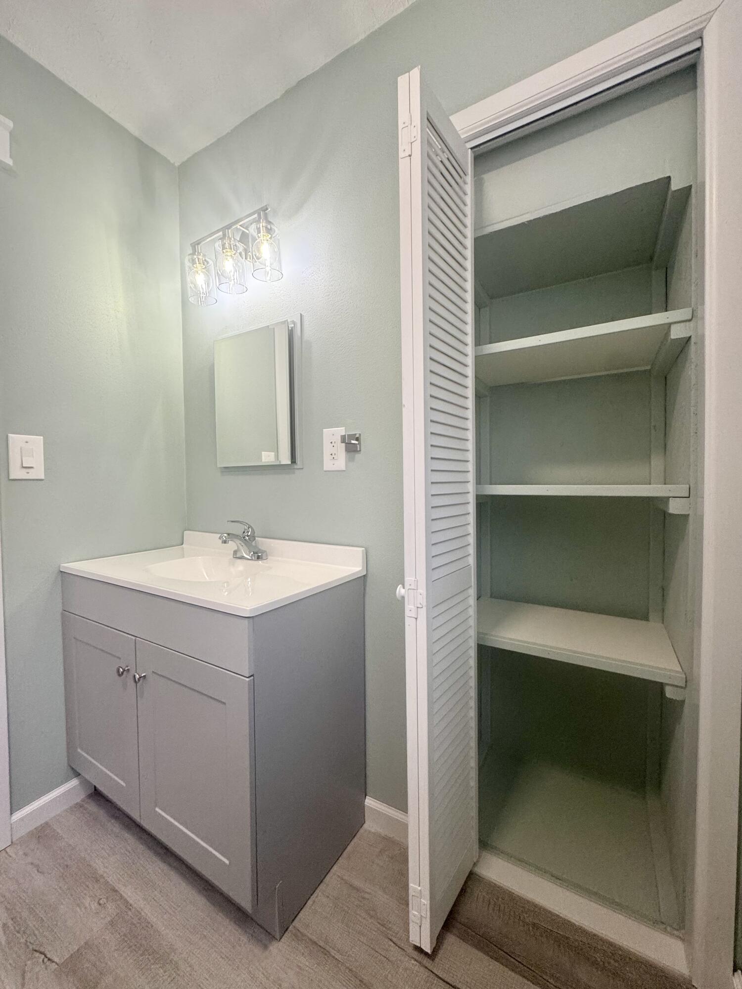 1322 W Jackson St, Covington, Virginia image 16