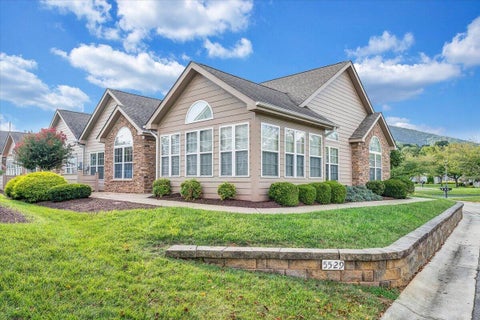 Condo For Sale - 5529 Orchard Villas Cir<br/> Roanoke, VA 24019