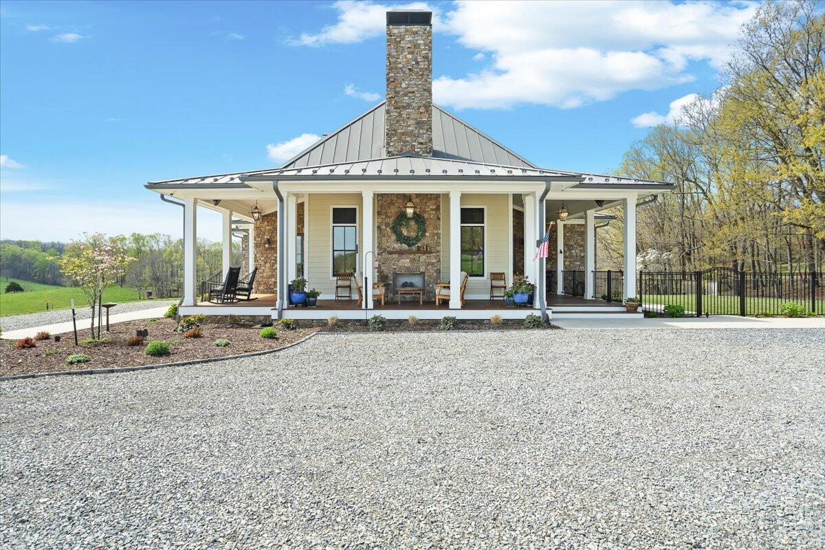 4180 Little Catawba Creek Rd, Troutville, Virginia image 7