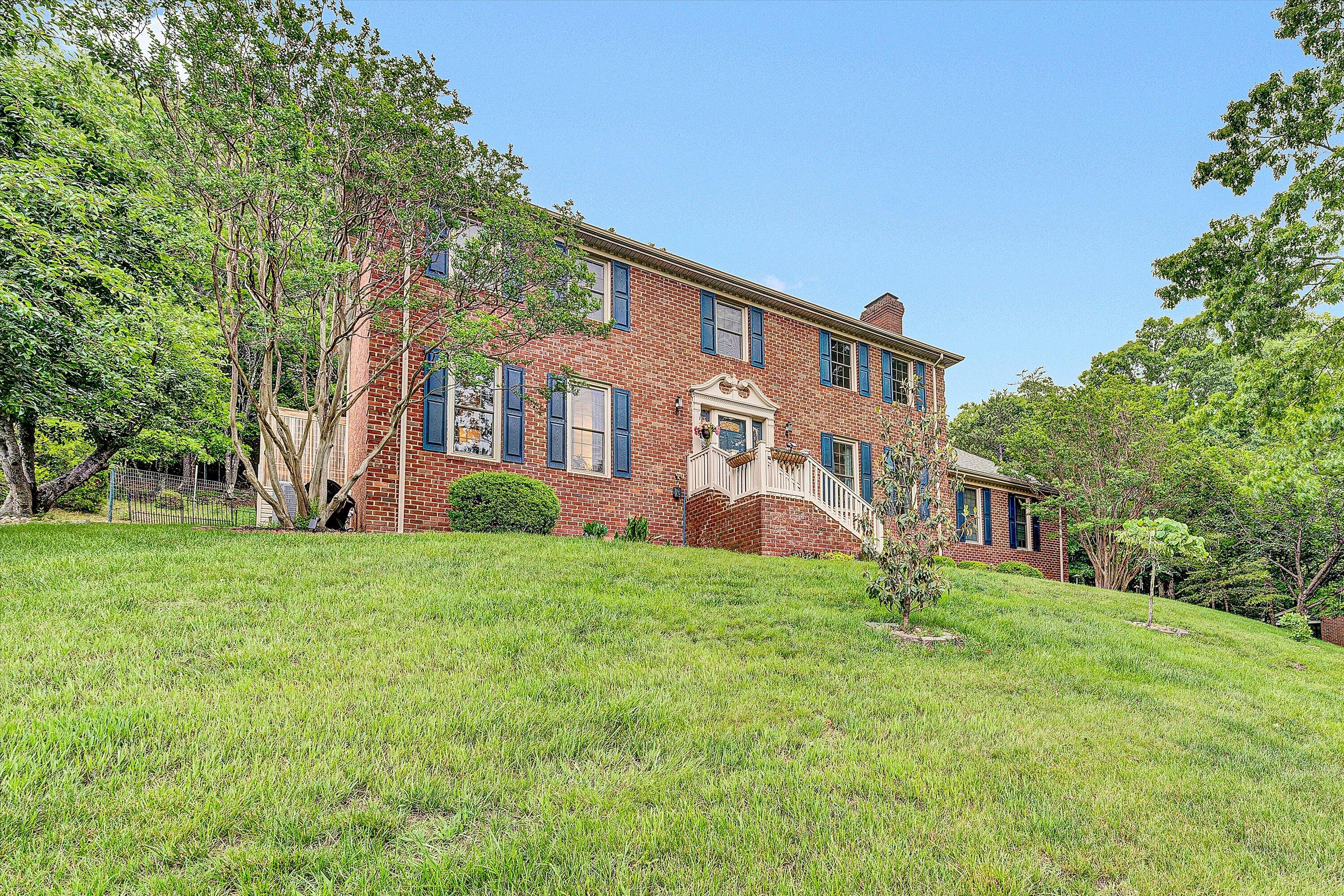 5643 Orchard Valley Cir, Roanoke, Virginia image 2