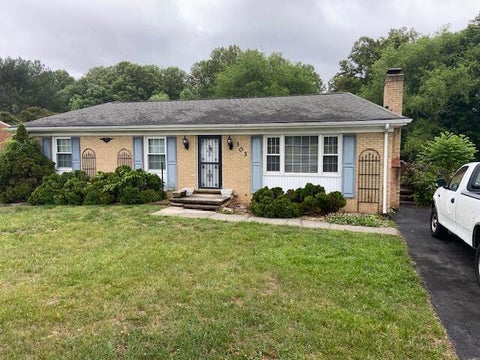 Homes For Sale - 303 Knollwood Dr<br/> Troutville, VA 24175