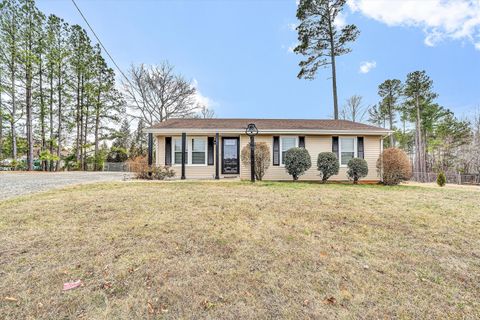 Homes For Sale - 5050 Stewartsville Rd<br/> Moneta, VA 24121