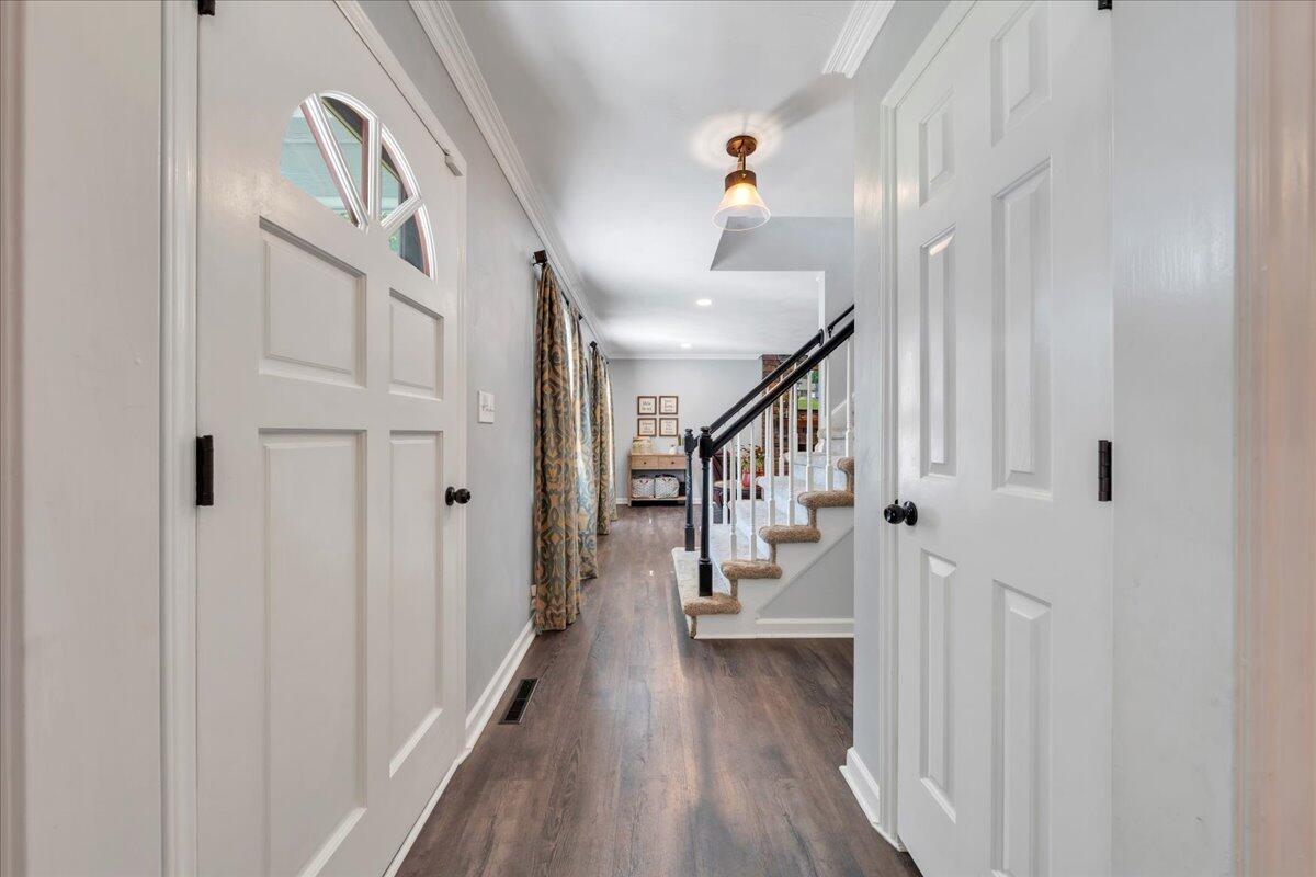 7984 Forest Creek Dr, Roanoke, Virginia image 5