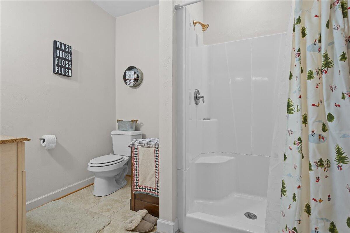 Fincastle, Virginia, 24090, United States, 3 Bedrooms Bedrooms, ,4 BathroomsBathrooms,Residential,Active,2030518