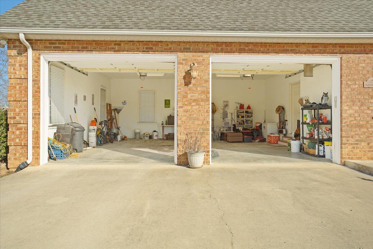 Fincastle, Virginia, 24090, United States, 3 Bedrooms Bedrooms, ,4 BathroomsBathrooms,Residential,Active,2030518