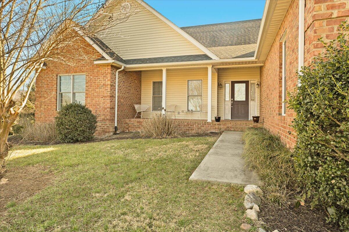 Fincastle, Virginia, 24090, United States, 3 Bedrooms Bedrooms, ,4 BathroomsBathrooms,Residential,Active,2030518