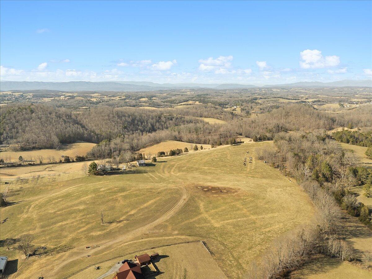 Fincastle, Virginia, 24090, United States, 3 Bedrooms Bedrooms, ,4 BathroomsBathrooms,Residential,Active,2030518